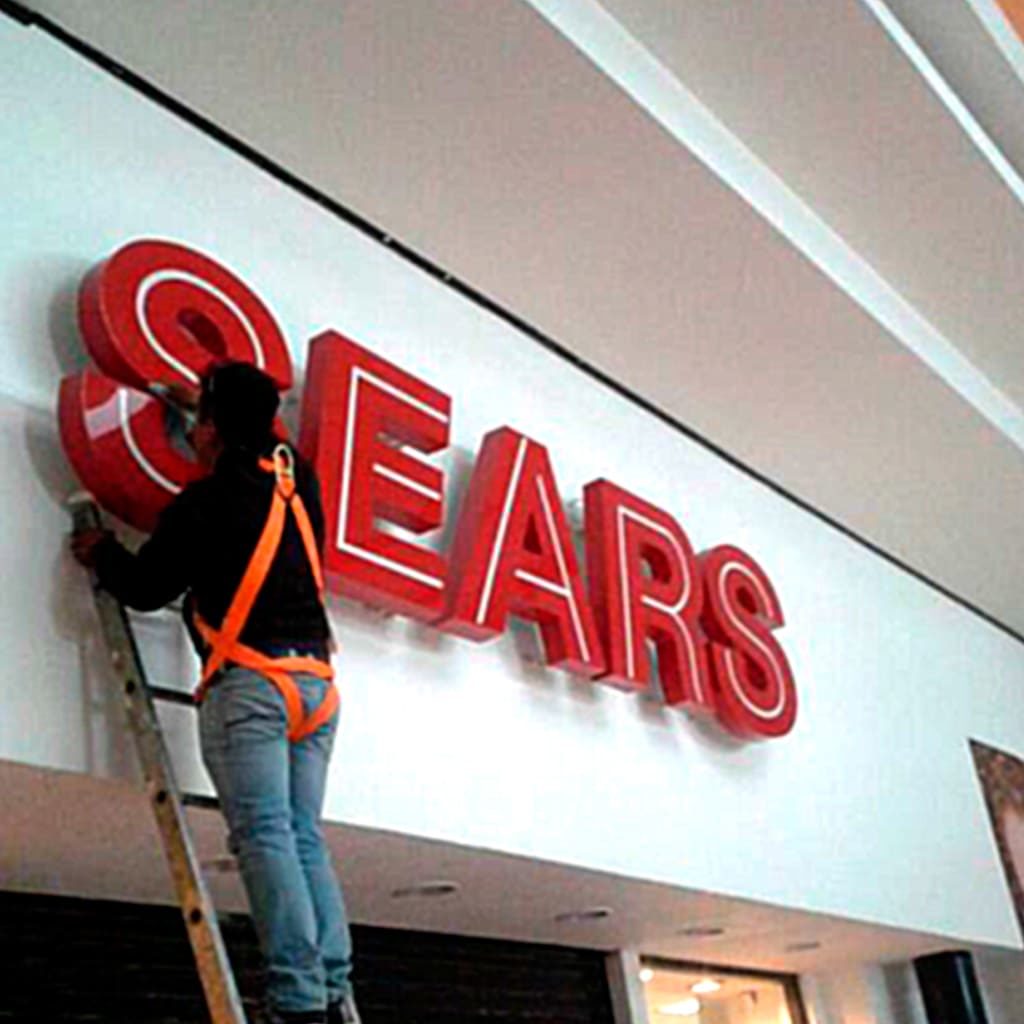 letras corpóreas de acrilico rojo traslucido con iluminación led
