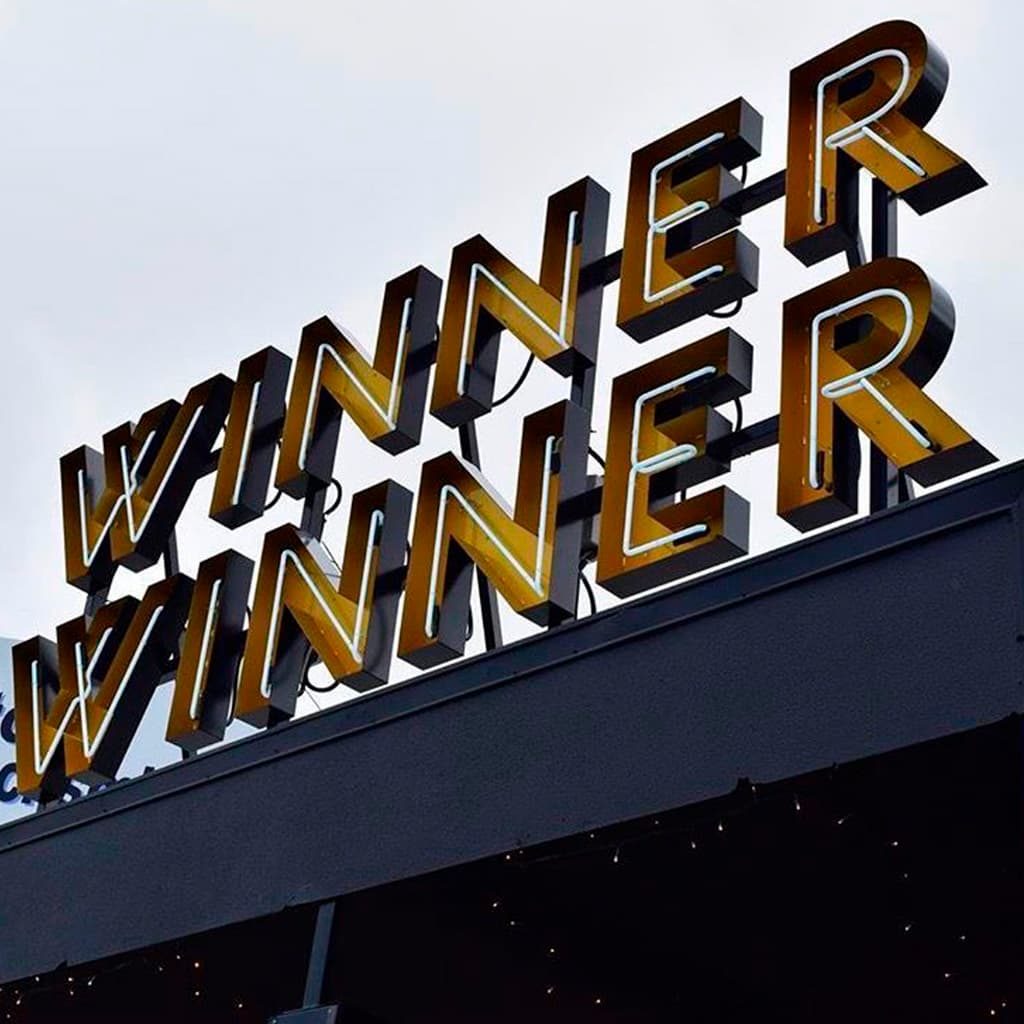 letras metálicas en aluminio cara de acrilico traslucido e iluminación led interna letras 3d corporativas para fachada Channel leter